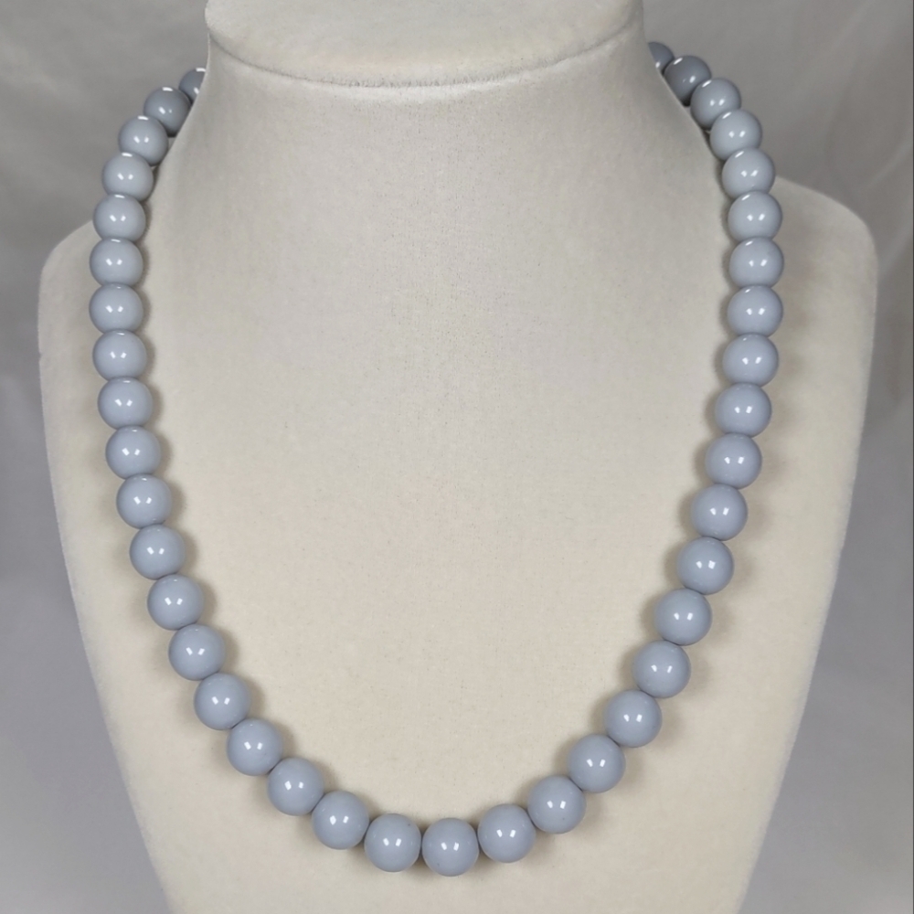Vintage Gray Oops A Daisy Plastic Beaded 18" Necklace - Picture 2 of 5